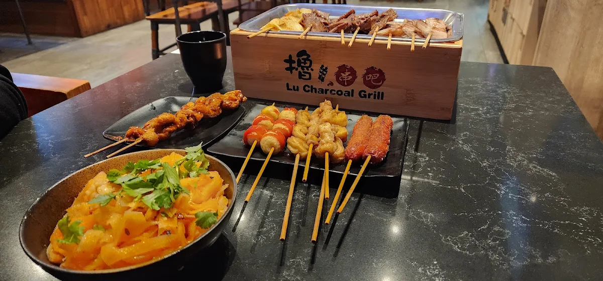 raw house special spicy lamb skewers 招牌秘制羊肉串 生